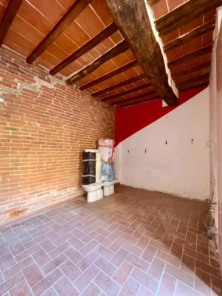 Laboratorio in , Cascina, {3} - Foto 2