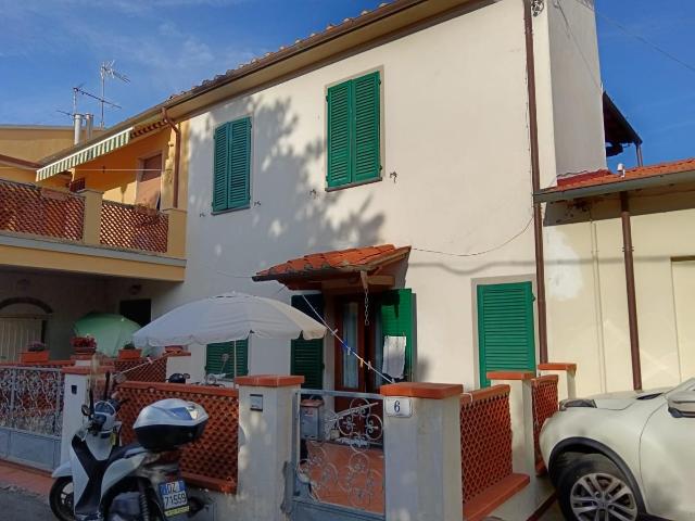 Attached house in . B. Barsuglia 56019, Vecchiano - Photo 1