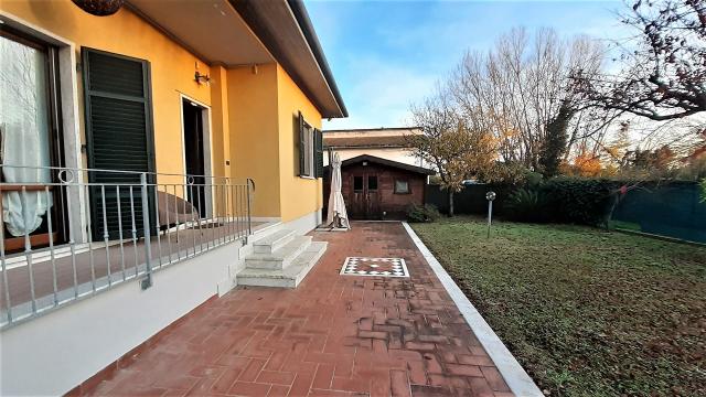 Terraced house, Massa - Photo 1