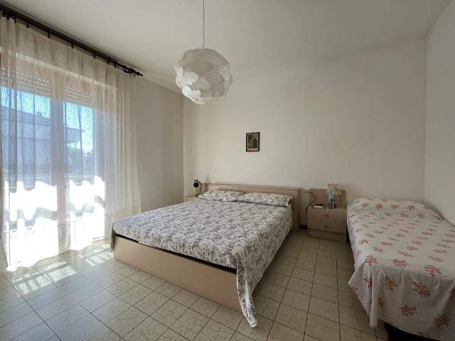 4-room flat, Massa - Photo 1