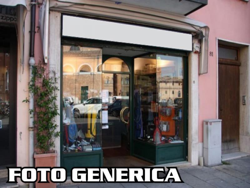 Esercizio commerciale in vendita a Pisa