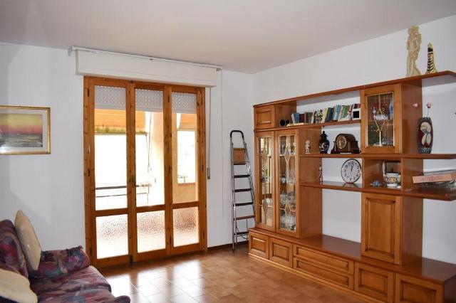 4-room flat in {3}, a G. di Vittorio 28 - Photo 1