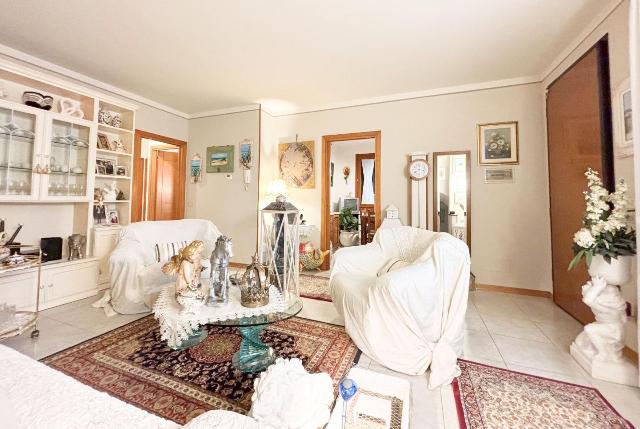 4-room flat in a del Perugino 22, Empoli - Photo 1