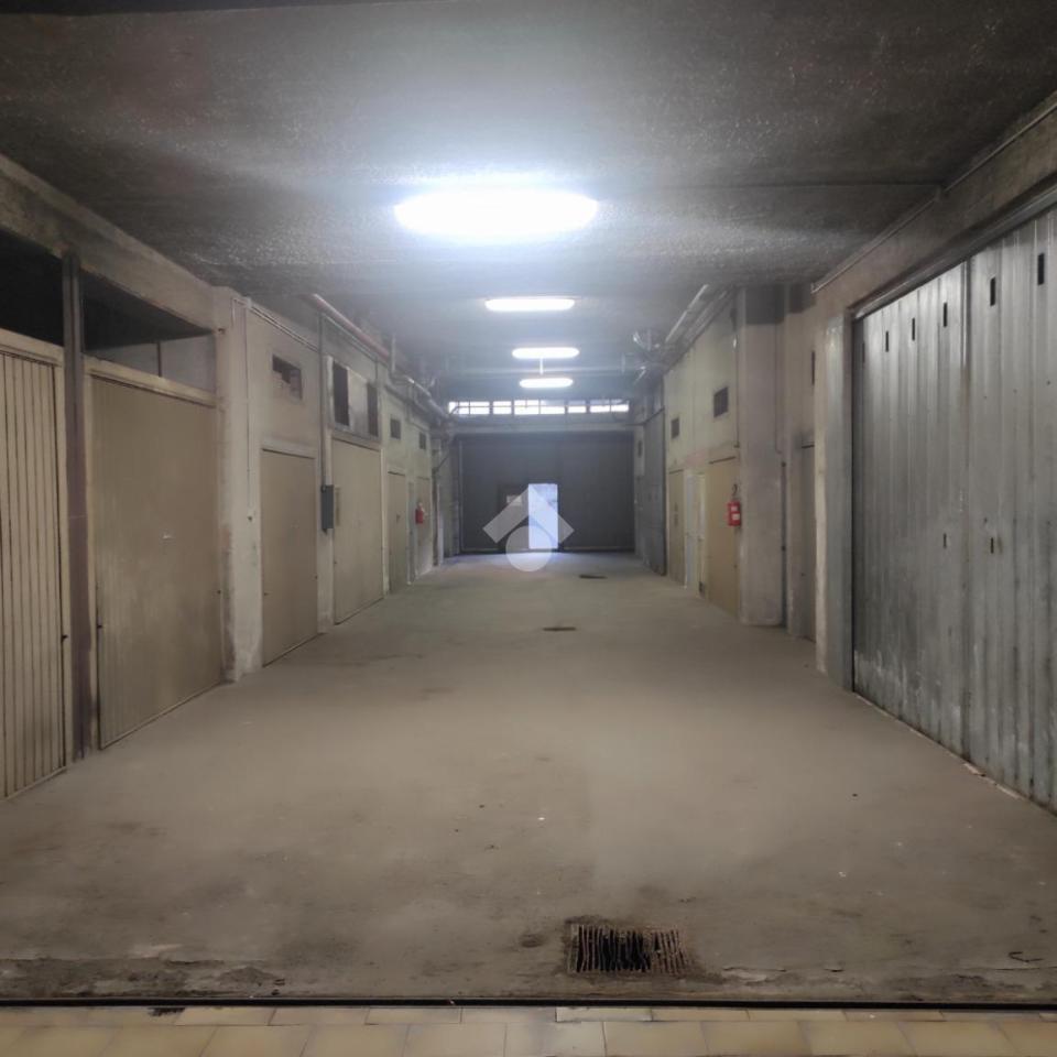 Magazzino in Via della Stazione 39, Saint Vincent, {3} - Foto 2