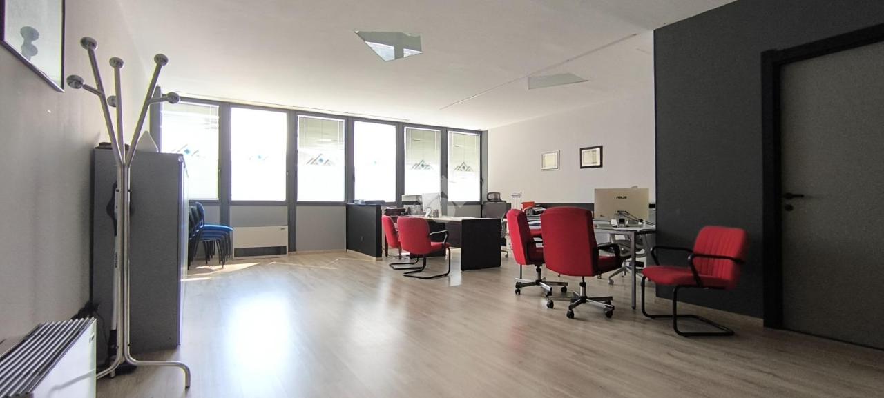 Ufficio in Regione Borgnalle 10, Aosta, {3} - Foto 2