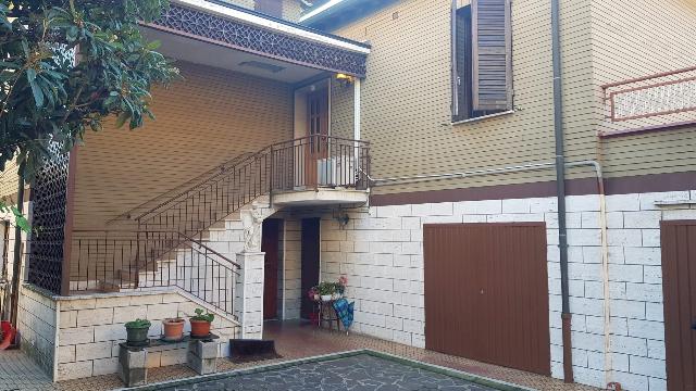 Detached house in Via Due Canali Nord, Modena - Photo 1