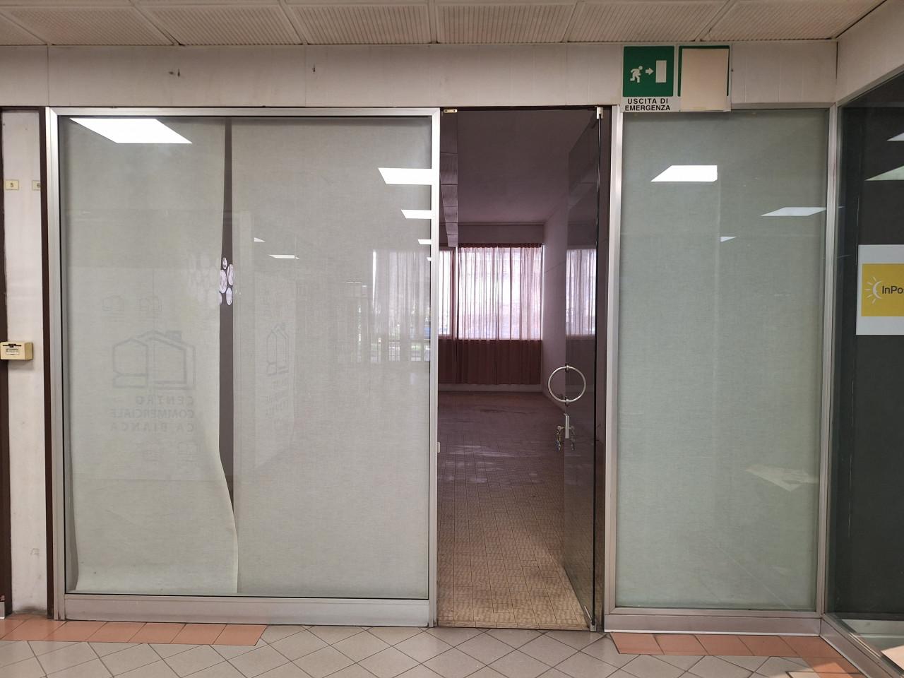 Negozio in , Bologna, {3} - Foto 1