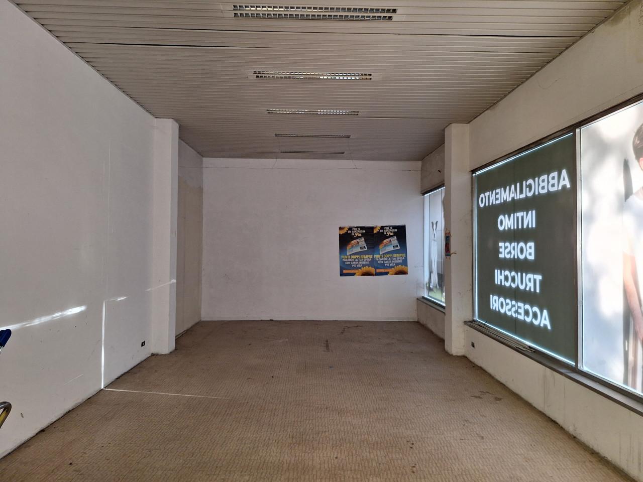 Negozio in , Bologna, {3} - Foto 1