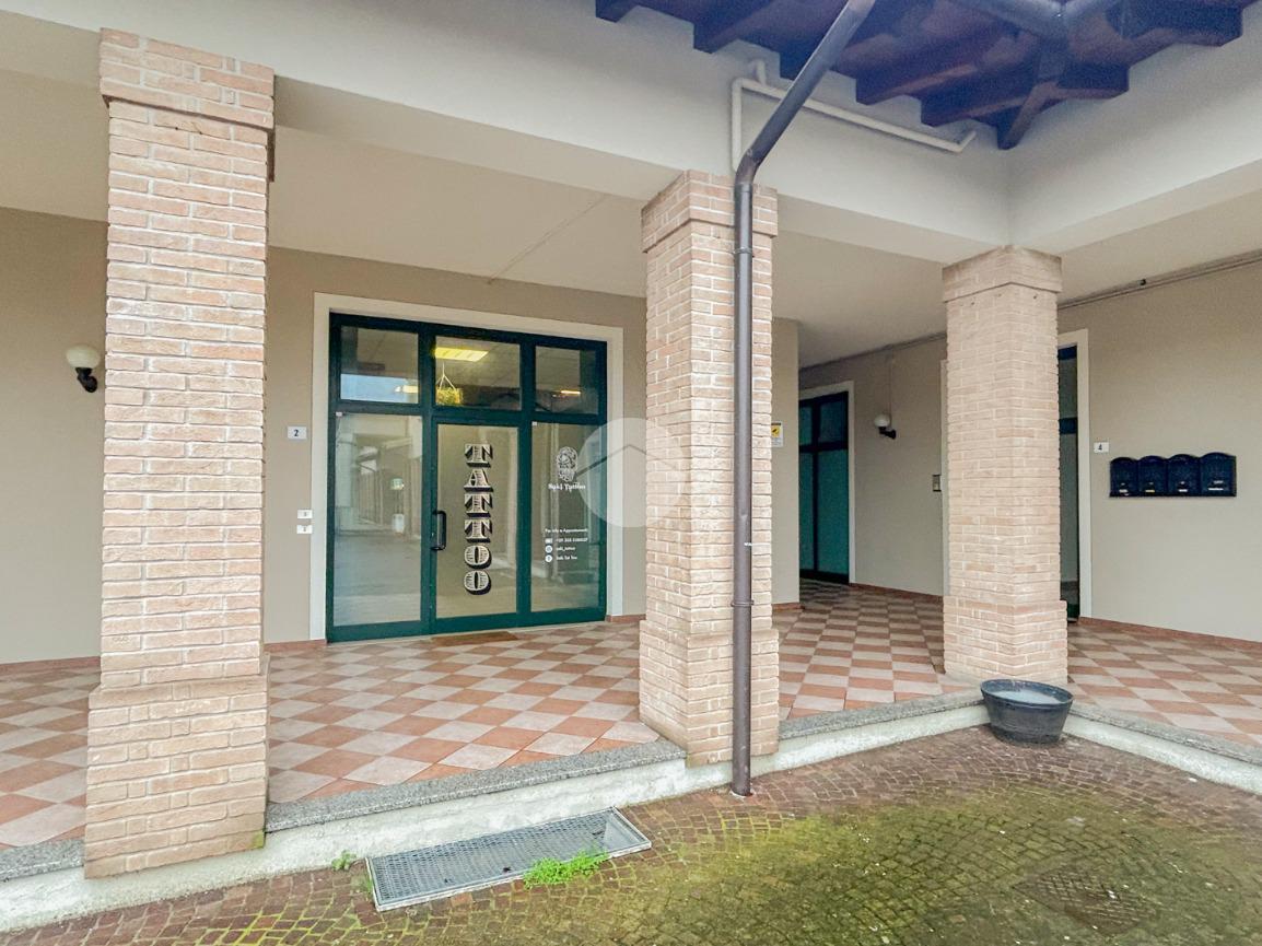 Negozio in Via Giuseppe Verdi 1, Poncarale, {3} - Foto 1
