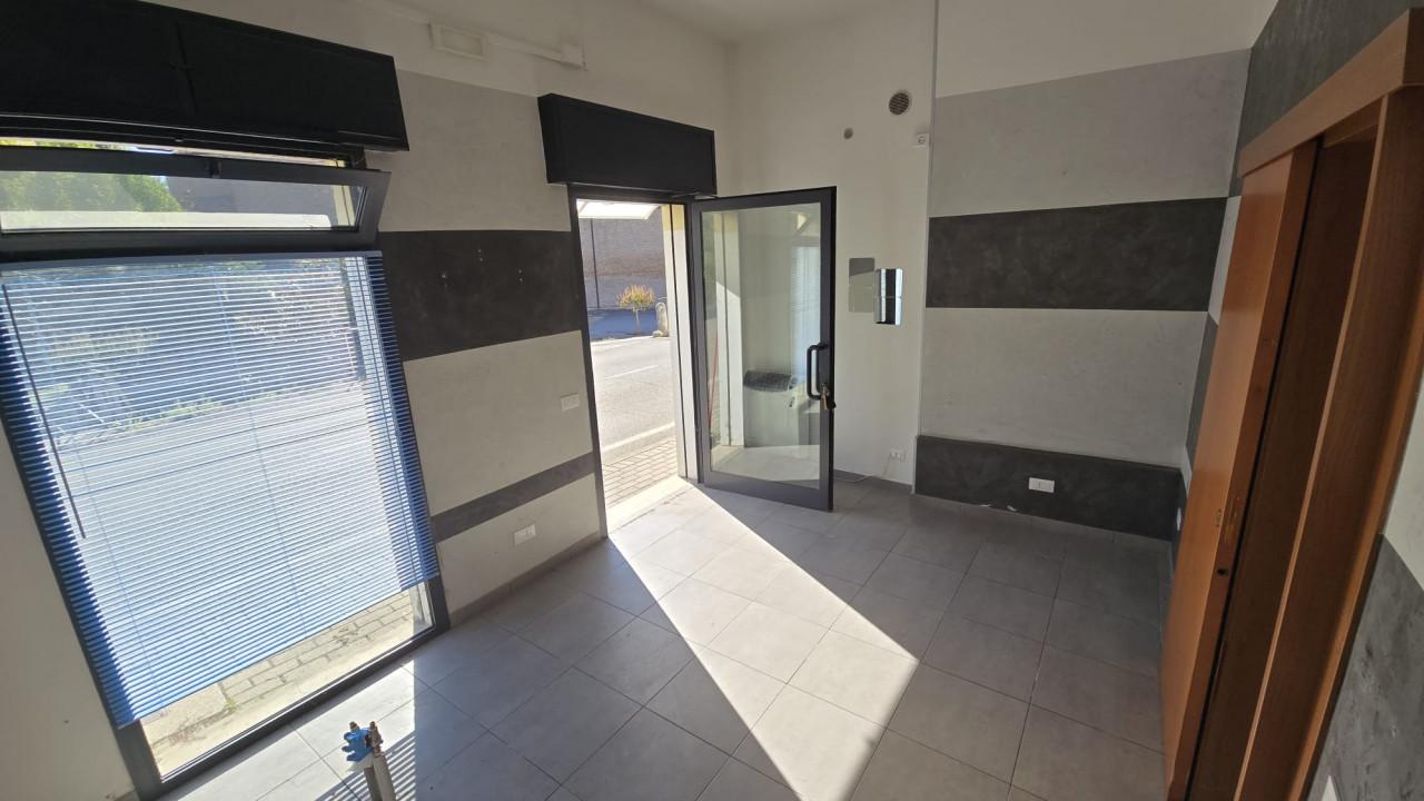 Negozio in , Polesella, {3} - Foto 1