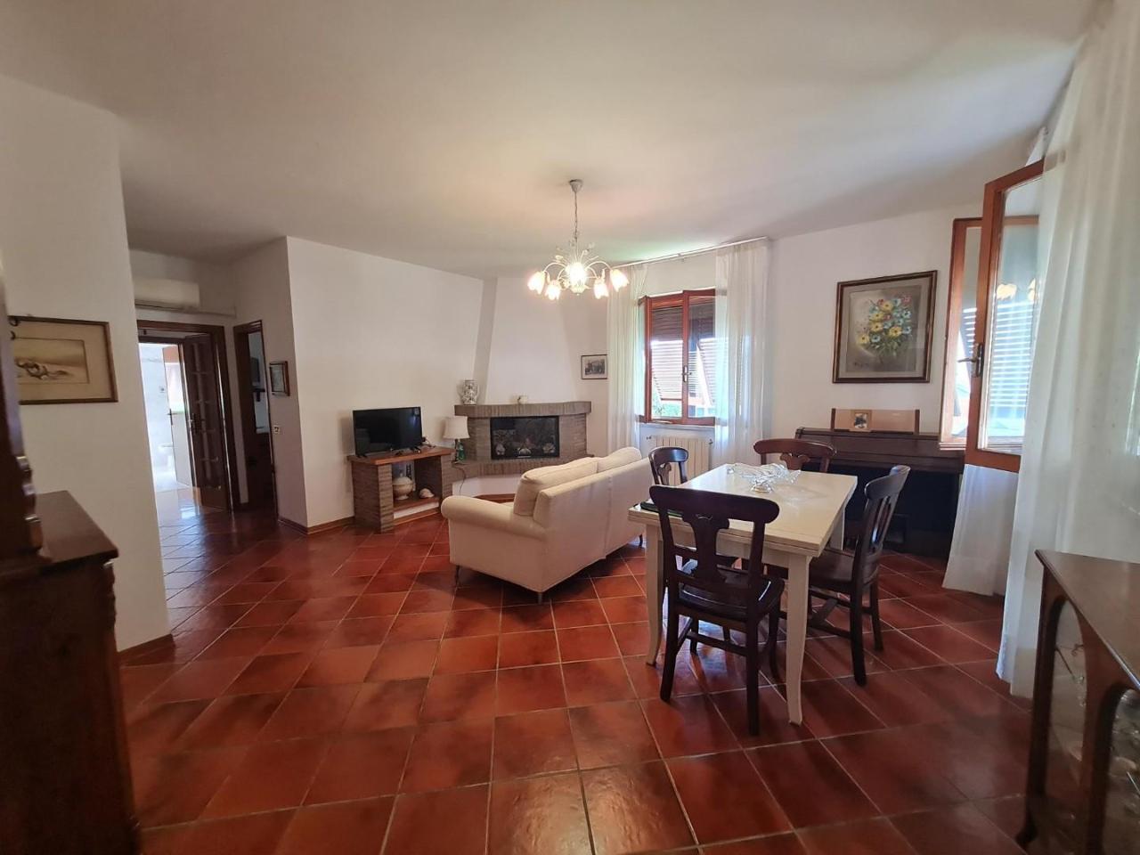 Villa bifamiliare in vendita a Campiglia Marittima