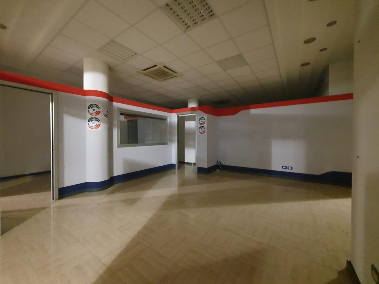 Negozio in Aldo Moro, Lecce - Foto 1