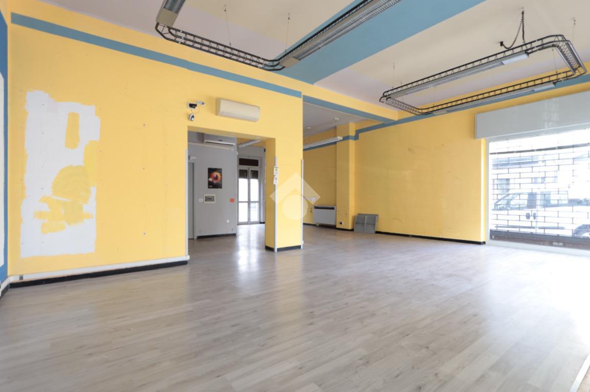 Negozio in Via Carlo Pisacane 14, Alessandria, {3} - Foto 1
