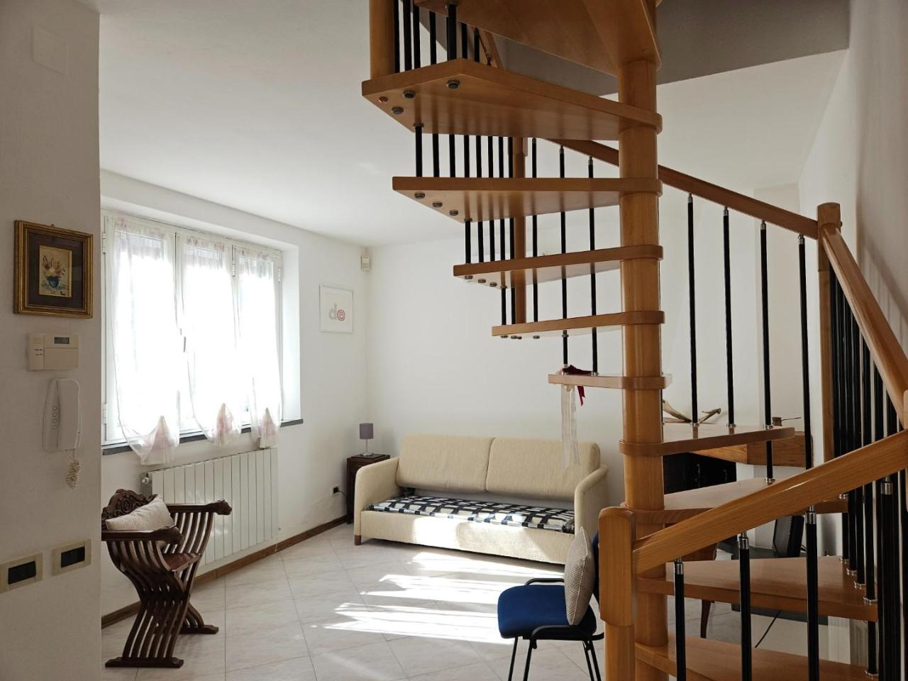 casa indipendente in vendita a Cascina