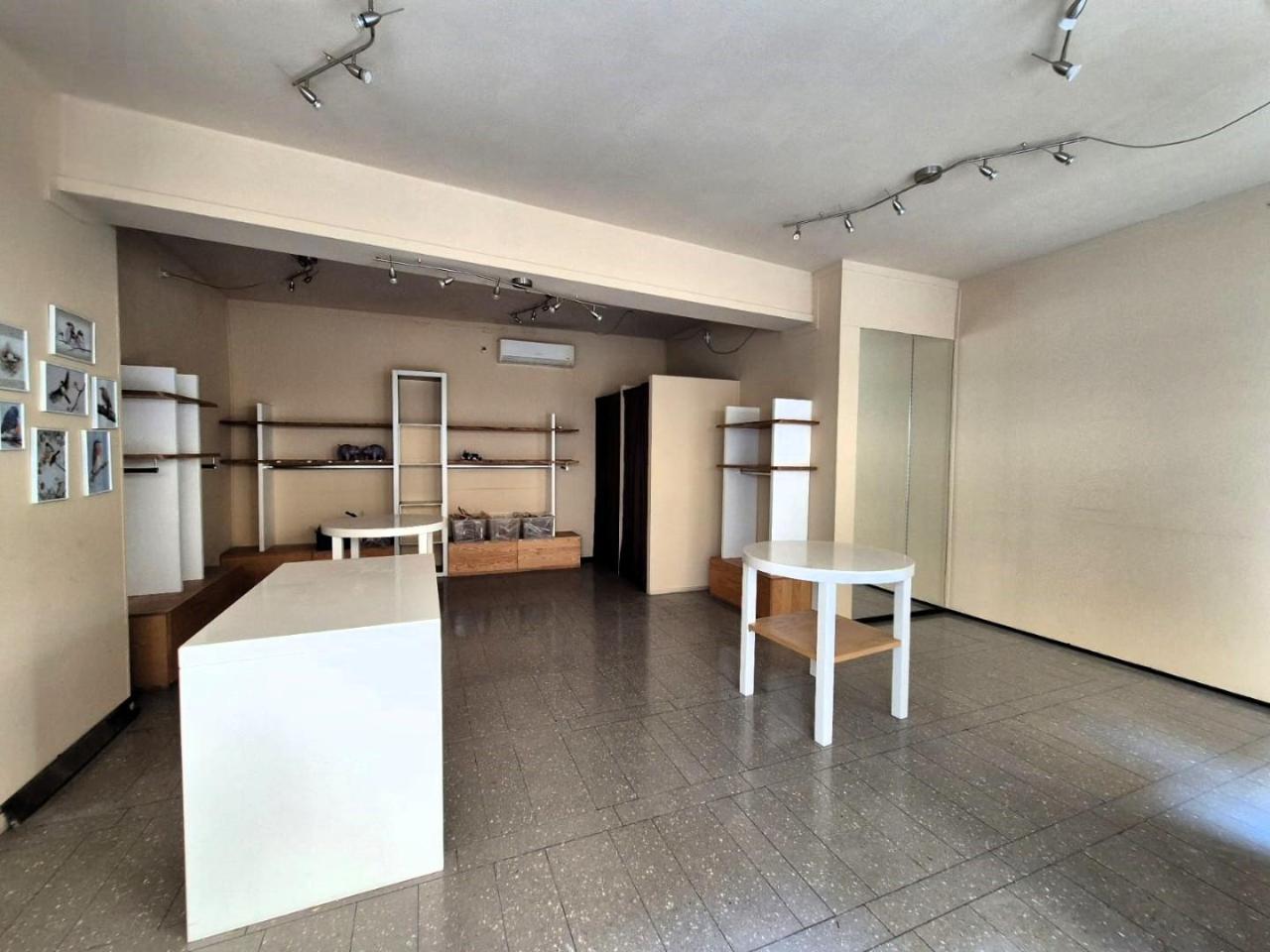 Locale commerciale in , Fucecchio, {3} - Foto 1