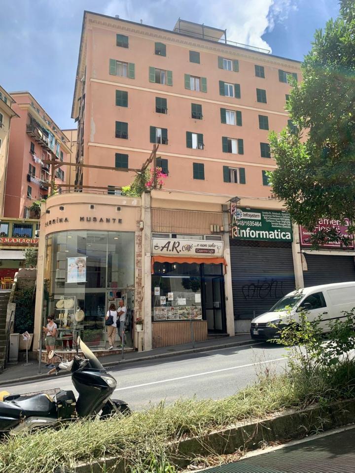 Negozio in Via Fieschi 80/Rosso, Genova - Foto 1
