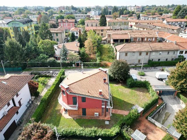 Villa in Via Alberto da Giussano, Gallarate - Foto 1