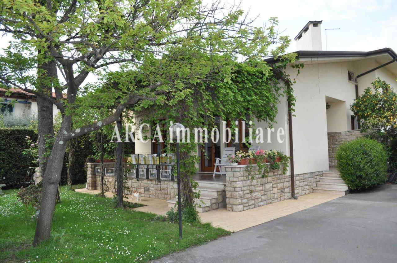 casa indipendente in vendita a Forte dei Marmi