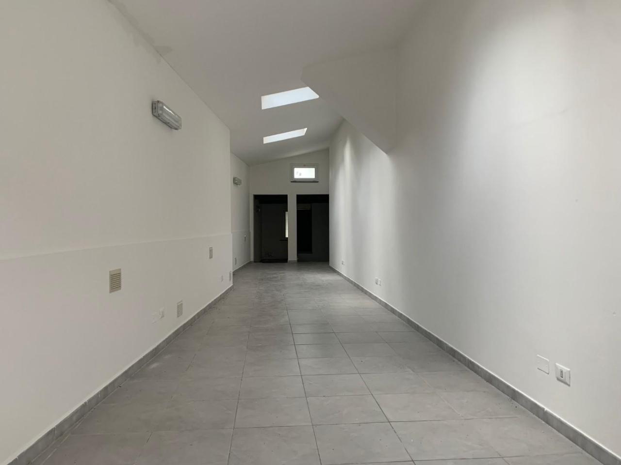 Locale commerciale in , San Giuliano Terme, {3} - Foto 1