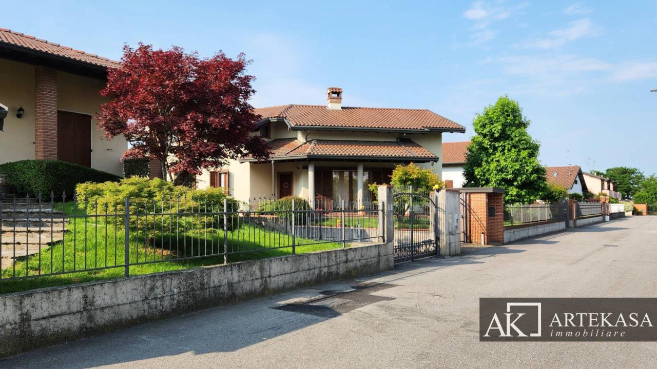 Villa in vendita a Borgolavezzaro