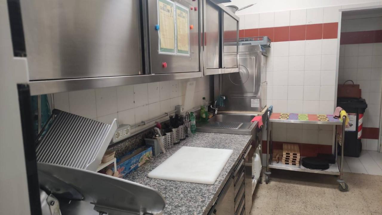 Esercizio commerciale in Via Camillo Benso di Cavour, Monterotondo, {3} - Foto 1