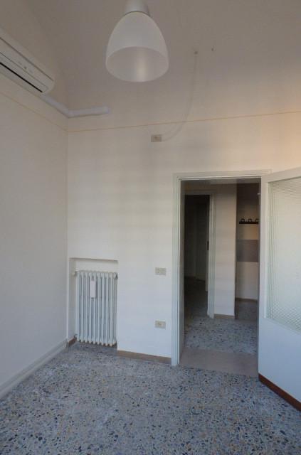 Ufficio in , Pisa, {3} - Foto 1