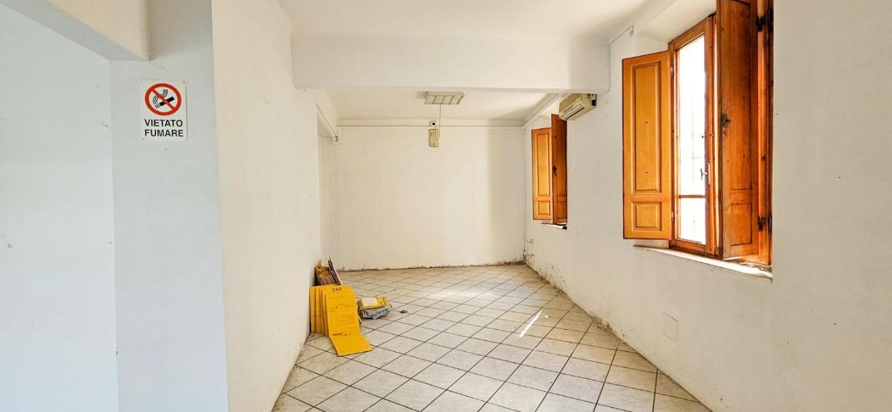Locale commerciale in 56017 Pontasserchio Pi 56017, San Giuliano Terme, {3} - Foto 1