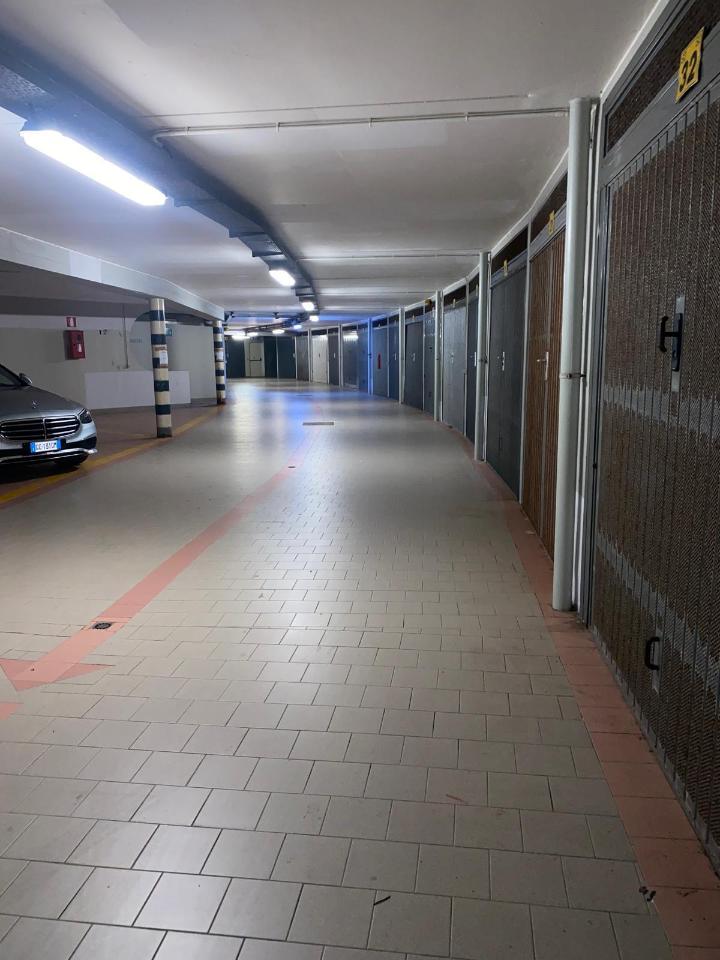 Parcheggio chiuso in , Genova, {3} - Foto 1