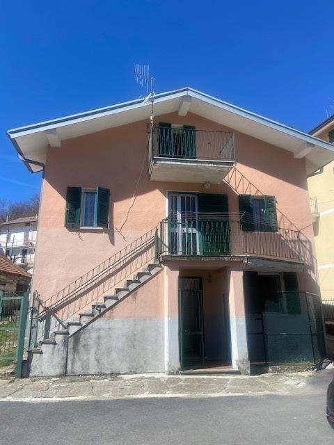 Casa indipendente in vendita a Rovegno