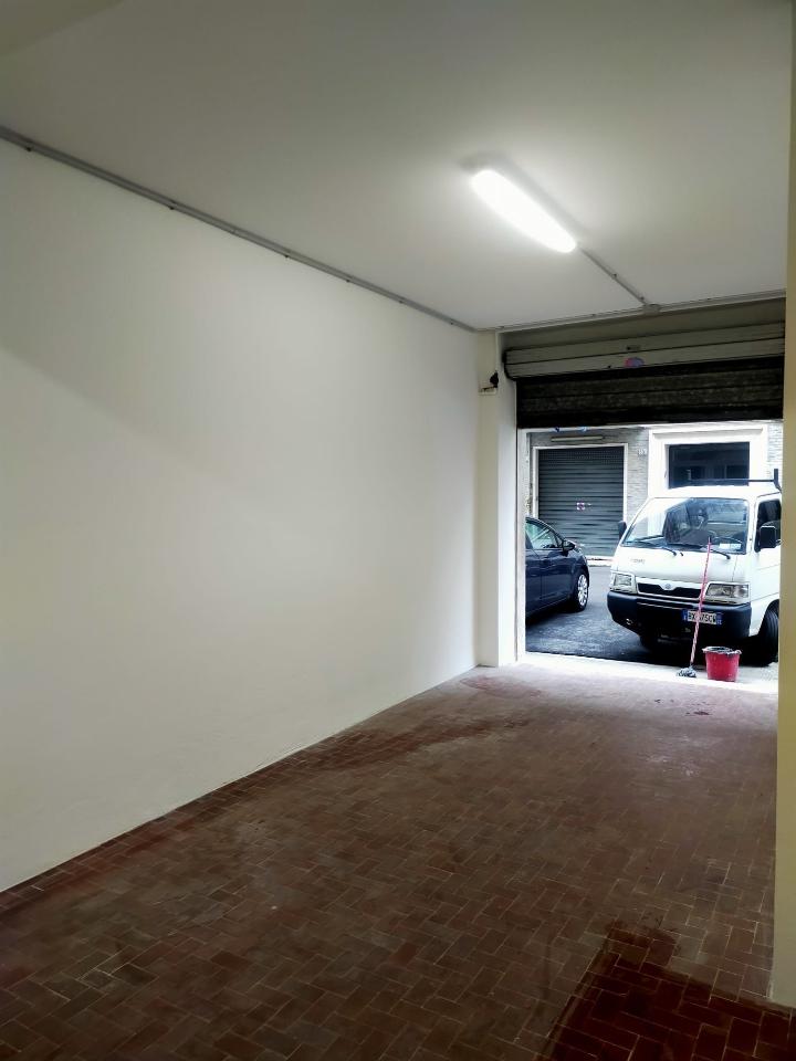 Parcheggio chiuso in Via del Commercio 44 R, Genova, {3} - Foto 2