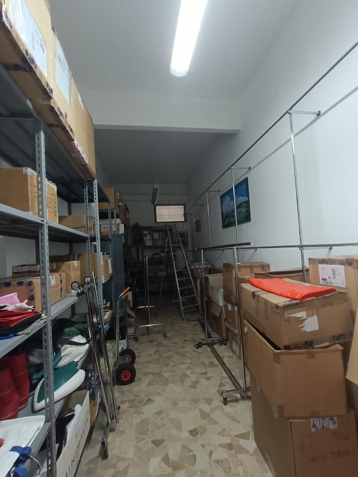 Palazzina commerciale in Via dei Platani 35 R, Genova, {3} - Foto 2