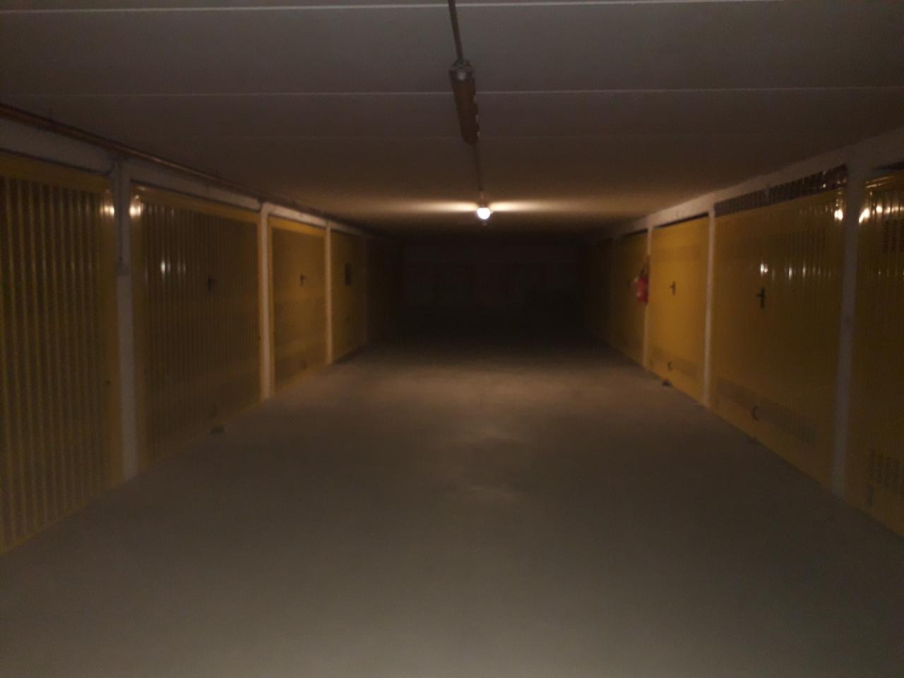 Parcheggio chiuso in Via Cornigliano 183, Genova - Foto 1