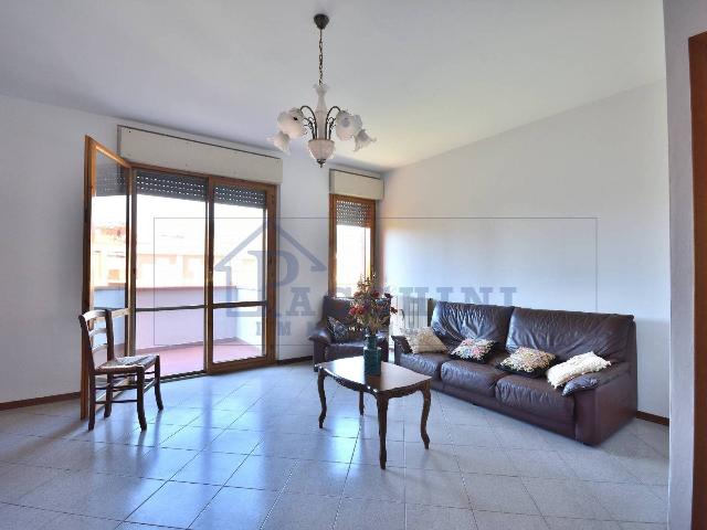 4-room flat in Via Guglielmo Oberdan, Cascina - Photo 1