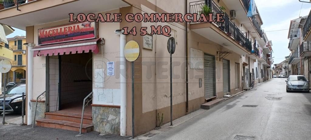 Palazzina commerciale in Via Luigi Carbone, Marcianise - Foto 1