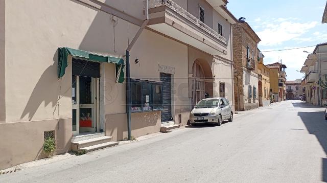 Commercial building in Via Clanio, Marcianise - Photo 1