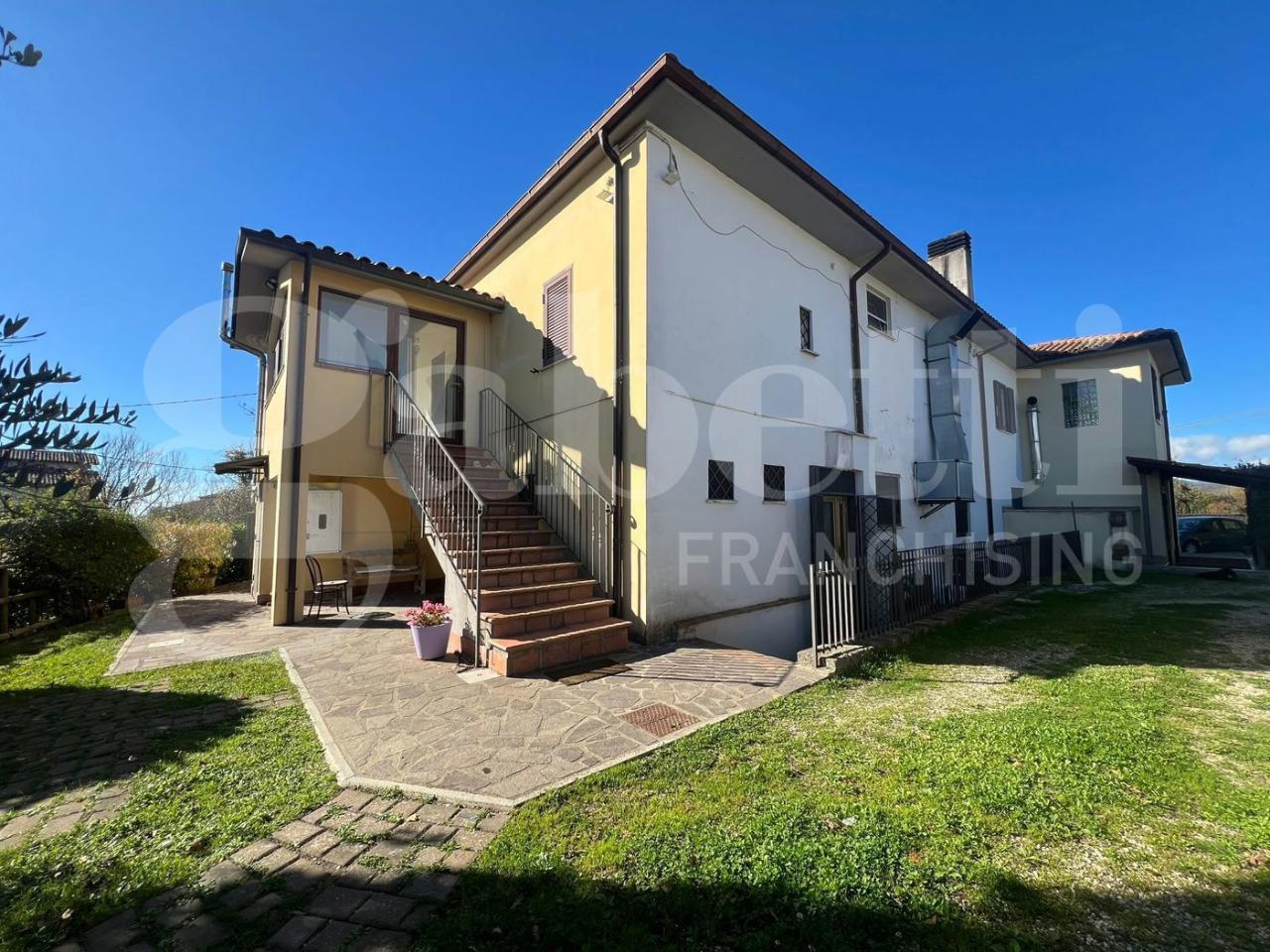 Palazzina commerciale in Via Salaria Vecchia 41, Torricella In Sabina, {3} - Foto 1