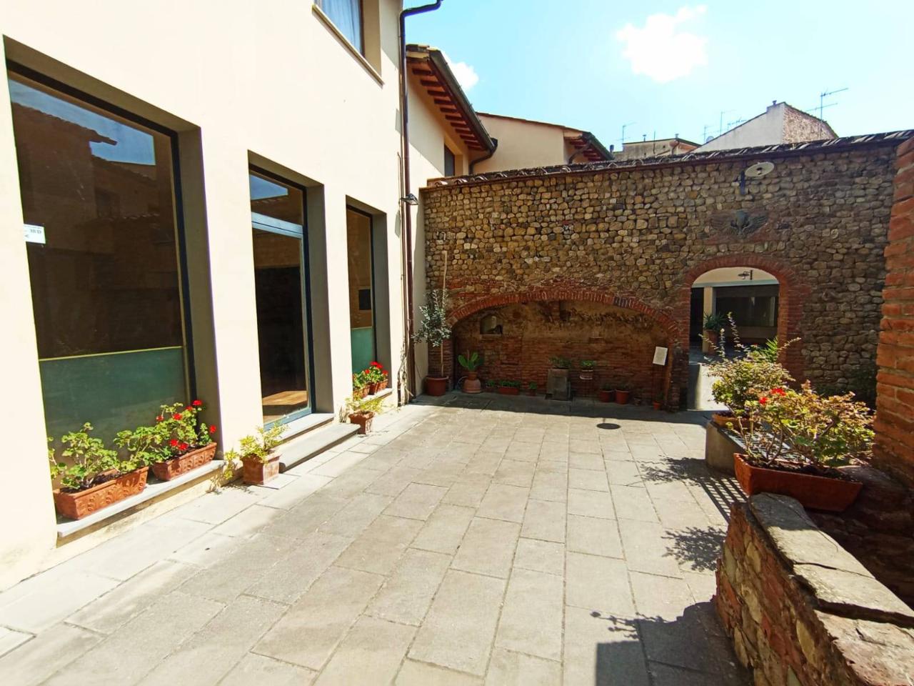 Esercizio commerciale in , Montelupo Fiorentino, {3} - Foto 1