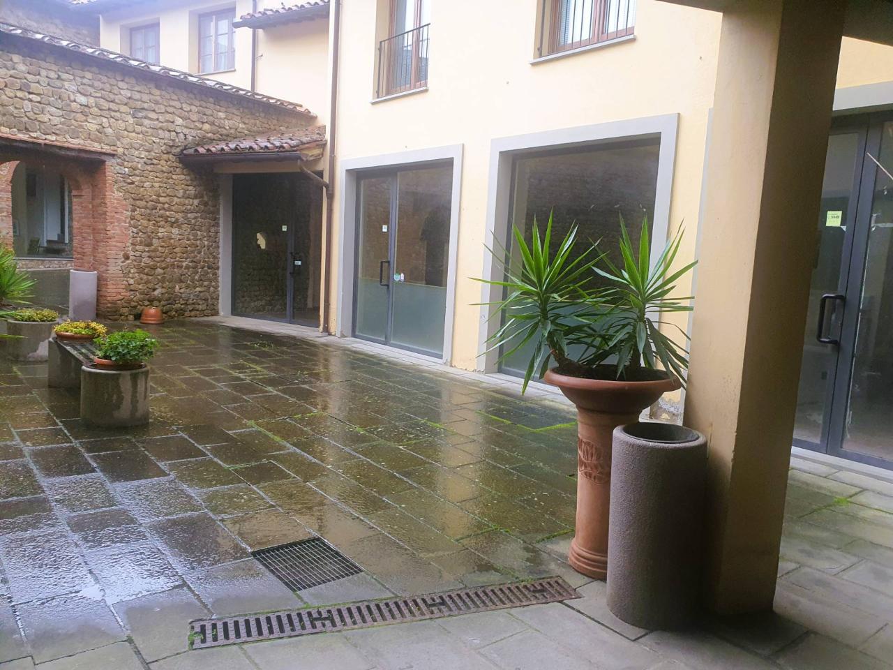 Esercizio commerciale in , Montelupo Fiorentino, {3} - Foto 2