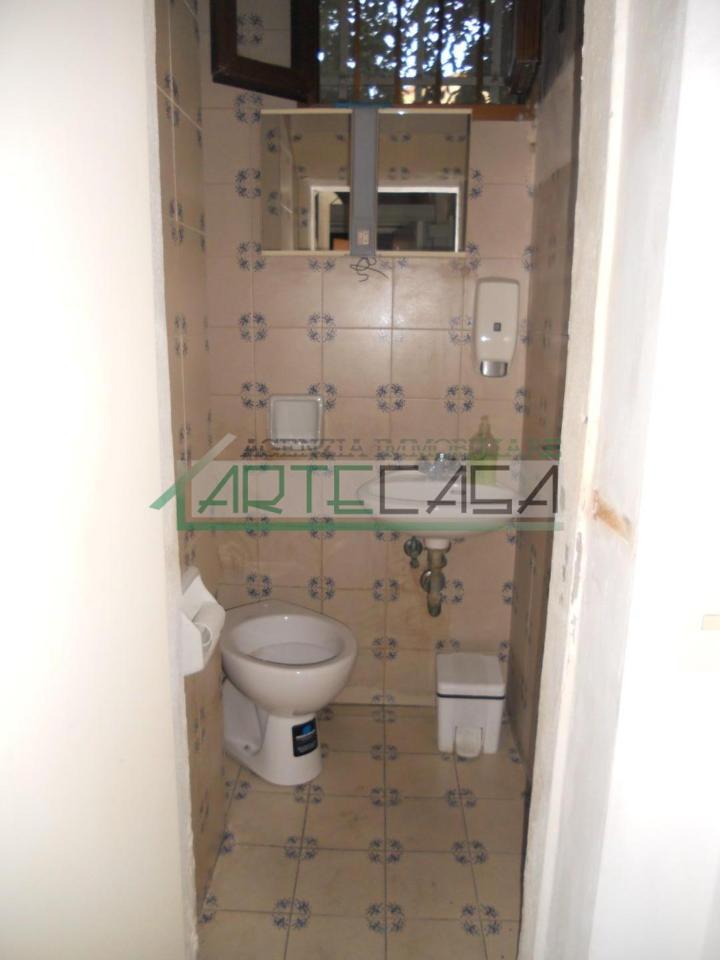 Locale commerciale in , Pontedera, {3} - Foto 2