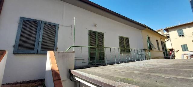 Building, Empoli - Photo 1