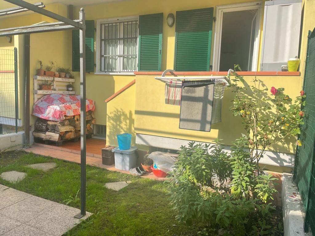 casa indipendente in vendita a Carrara in zona Bonascola