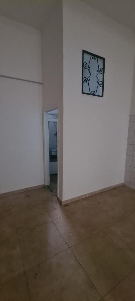 Locale commerciale in , Livorno, {3} - Foto 2