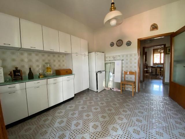 4-room flat in {3}, - Photo 1