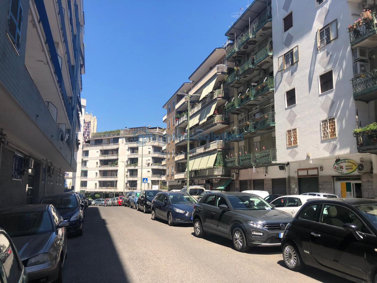 Negozio in Traversia Via Pietravalle, Napoli - Foto 1