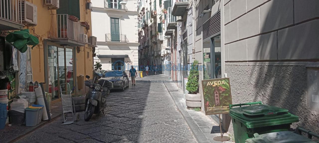 Negozio in Via Alabardieri, Napoli - Foto 1