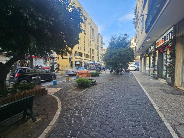 Geschäft in Via Giacomo Leopardi, Napoli - Foto 1