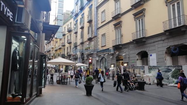 Geschäft in Via Chiaia, Napoli - Foto 1