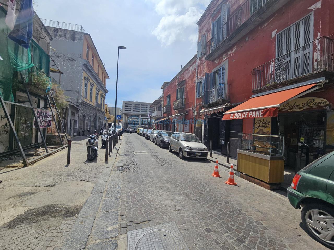 Negozio in Via Giorgio Grassi, Napoli, {3} - Foto 1