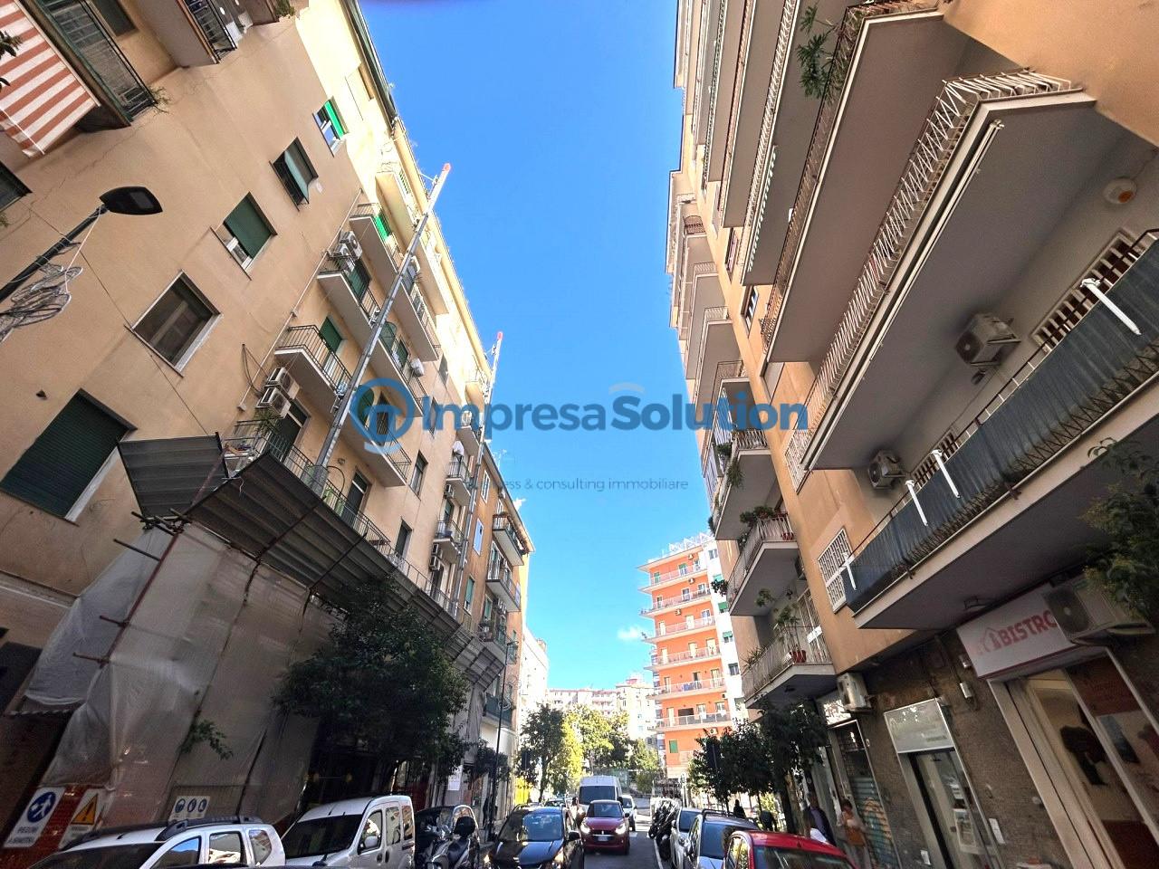 Negozio in Via Maurizio De Vito Piscicelli, Napoli, {3} - Foto 2