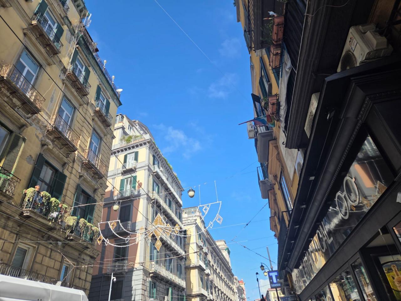 Magazzino in Via Cisterna dell'Olio, Napoli, {3} - Foto 1